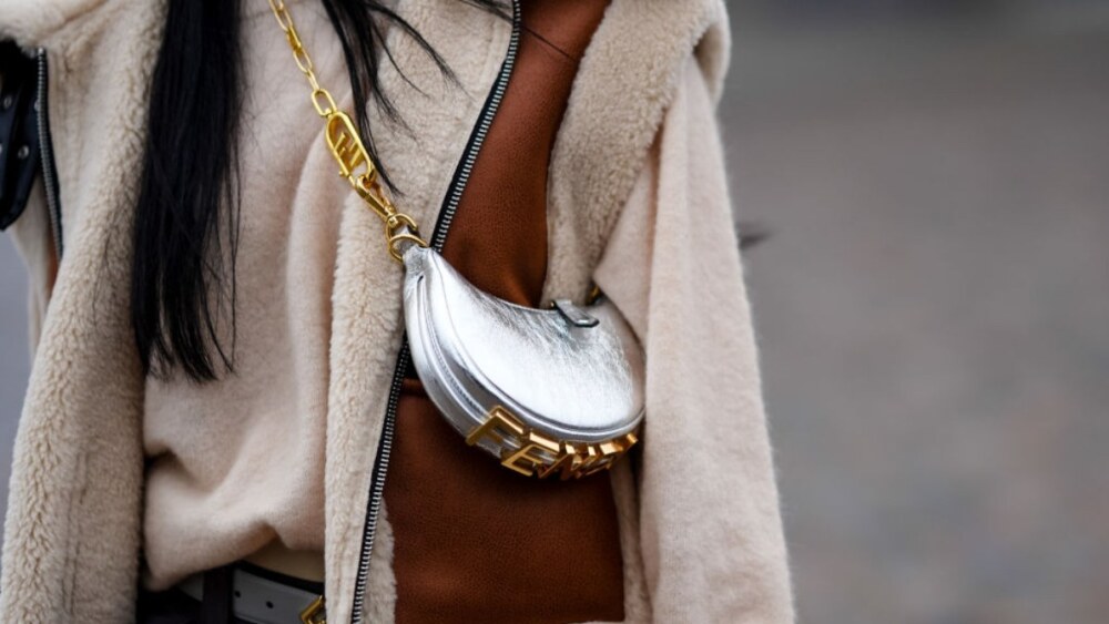 5 bolsos cruzados en tendencia según el street style de la Semana de la Moda de Copenhague