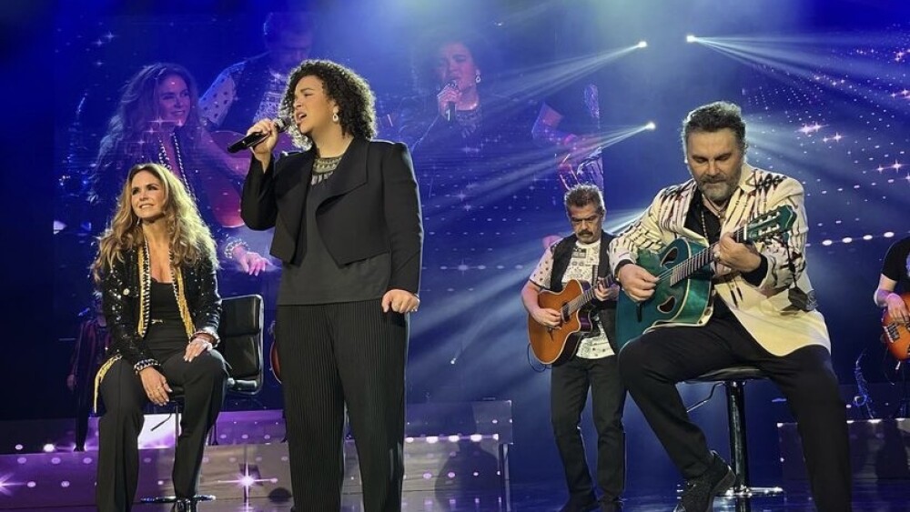 Lucero y Mijares demuestran lo inseparables que son (VIDEOS)