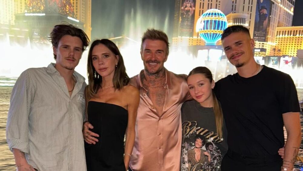 los beckham en las vegas victoria david harper romeo cruz clavicut.jpg