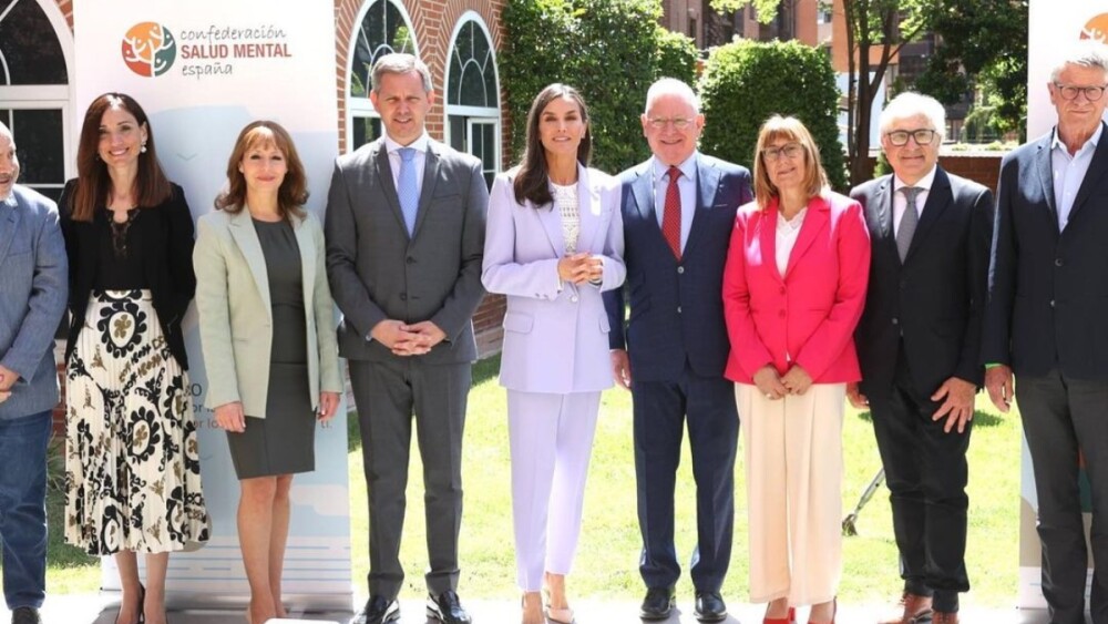 letizia-ortiz-viste-de-lila (1).jpg