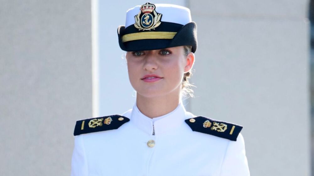 Leonor sufre su primer altercado en el barco de la Armada en el que estará 7 meses 2 Merca2.es La primera guerra: el piercing en el barco Elcano