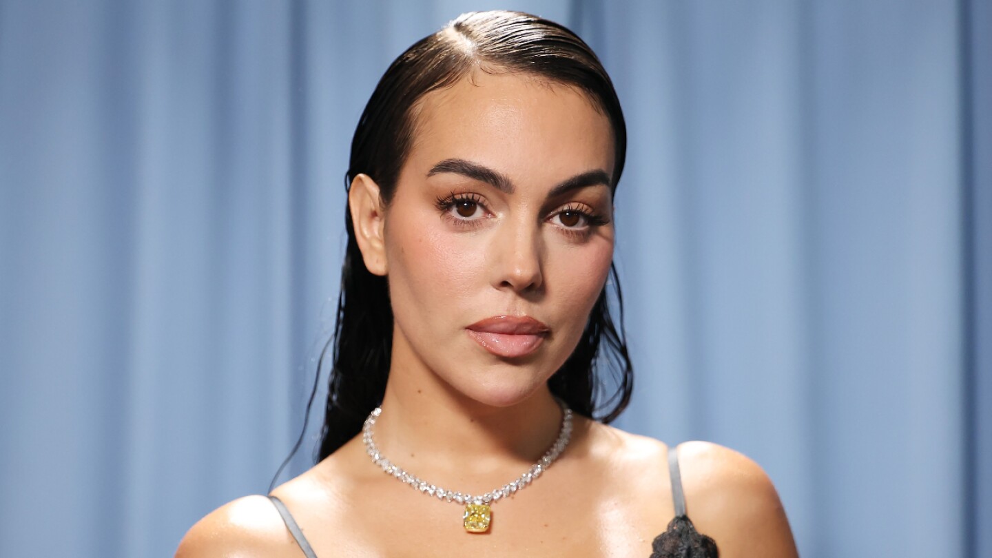 ¡Alcanza un abdomen plano como Georgina Rodríguez! La entrenadora revela su secreto (sin abdominales)