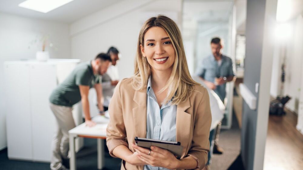 consejos-para-emprender-si-estas-en-tus-20s.jpg