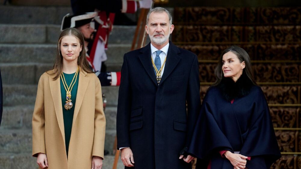 La princesa Leonor, Felipe VI de España y Letizia Ortiz .jpg