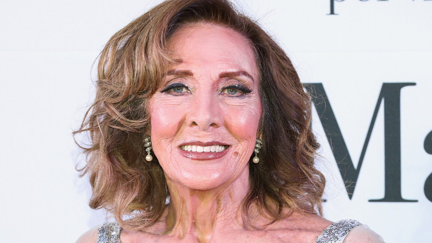 Lorena Velasquez's son breaks down as he reveals how the first actress died and what her last wishes were: video Lorena Velasquez's son breaks down as he reveals how the first actress died and what her last wishes were: video