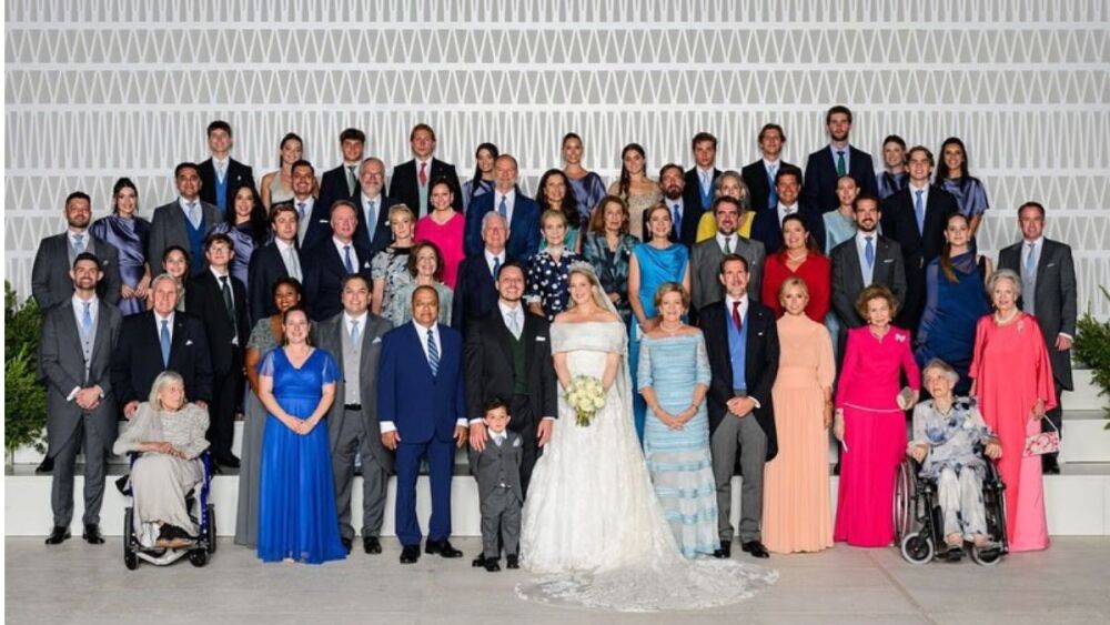 Los invitados a la boda de Teodora de Grecia y Matthew Kumar salen de la Catedral de la Anunciación de Santa María.jpg