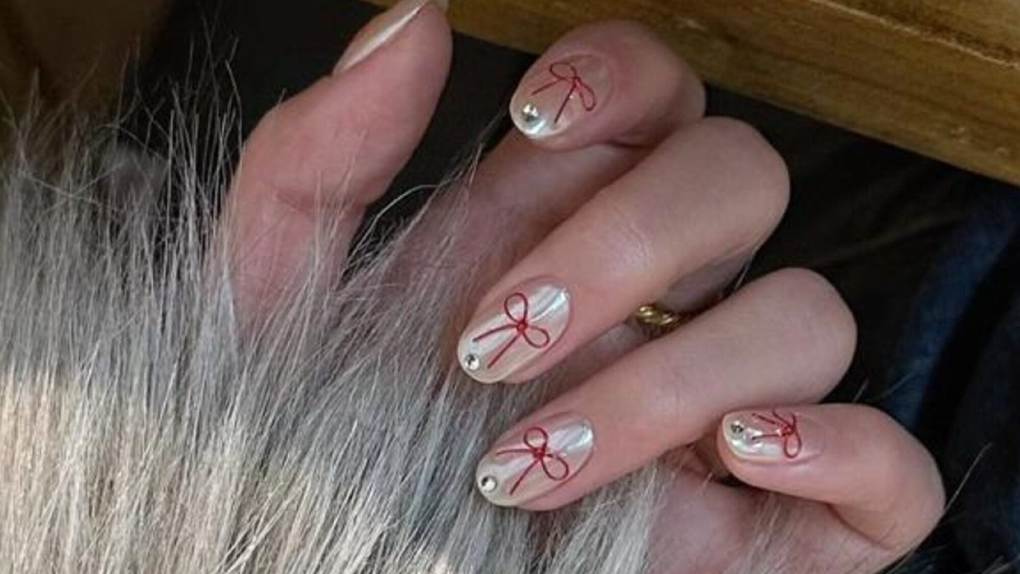 Uñas navideñas con lazos: 7 estilos llenos de elegancia para tu ...