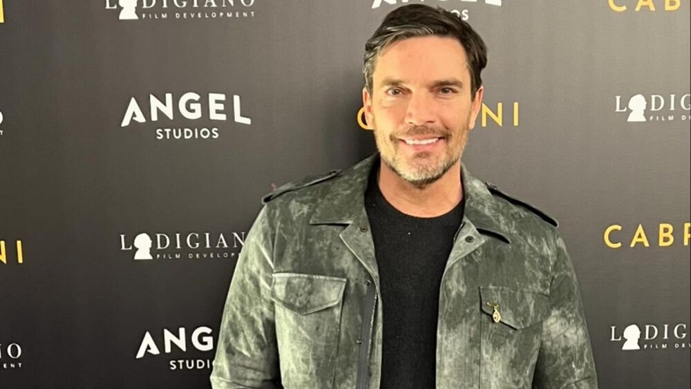 JULIAN GIL.jpg