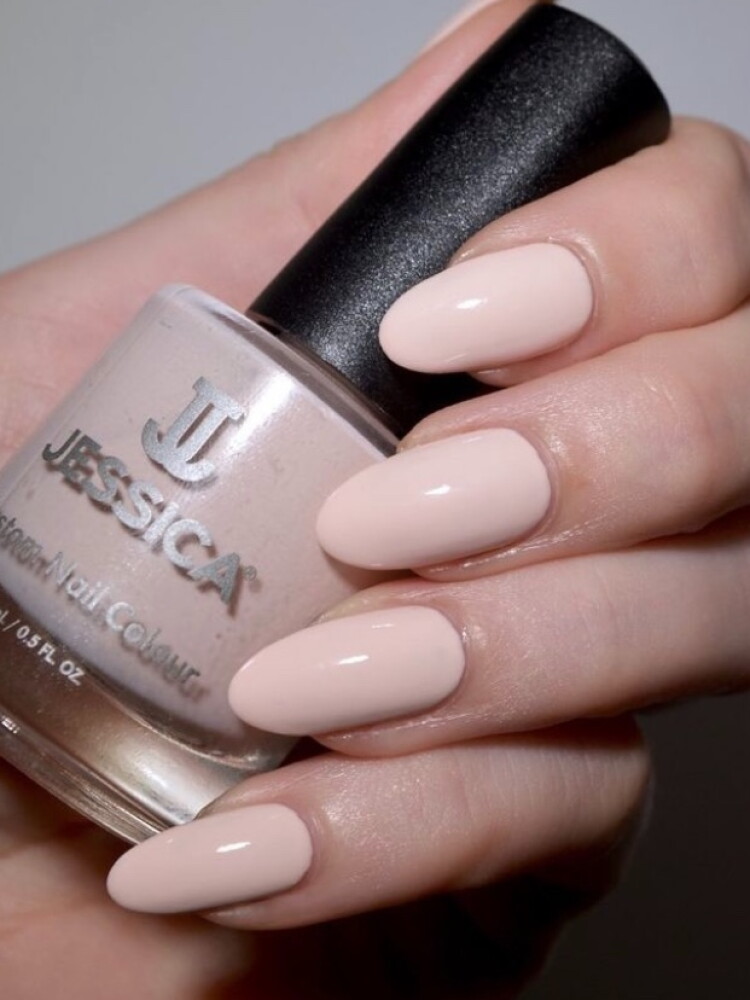 15 diseños de uñas en colores neutros para combinarlas con todo