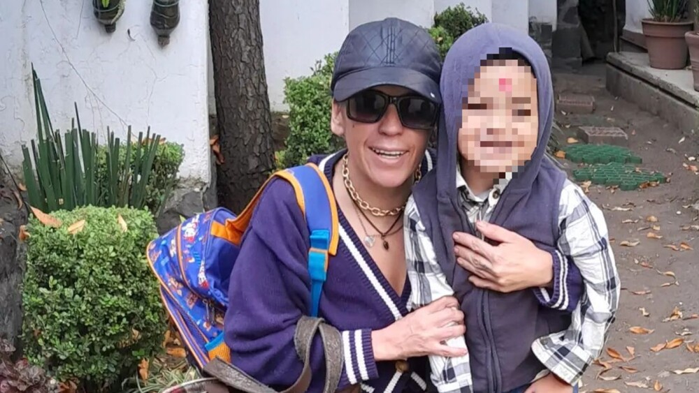 MAYELA LAGUNA Y APOLO.jpg