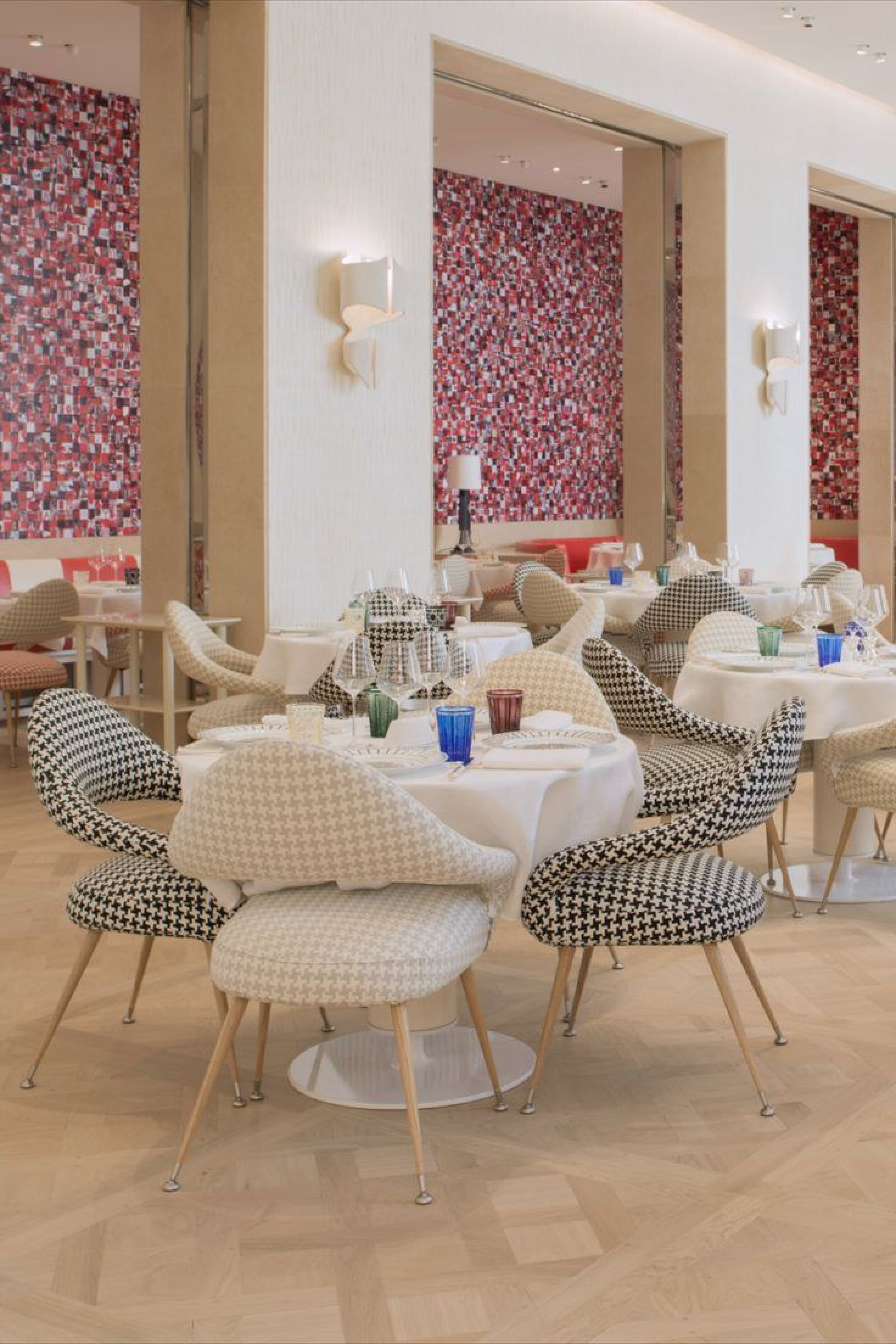 Así es por dentro el sofisticado restaurante de Dior en París (con ...