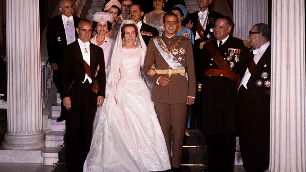 sofia juan carlos españa boda vestido realeza novia .jpeg