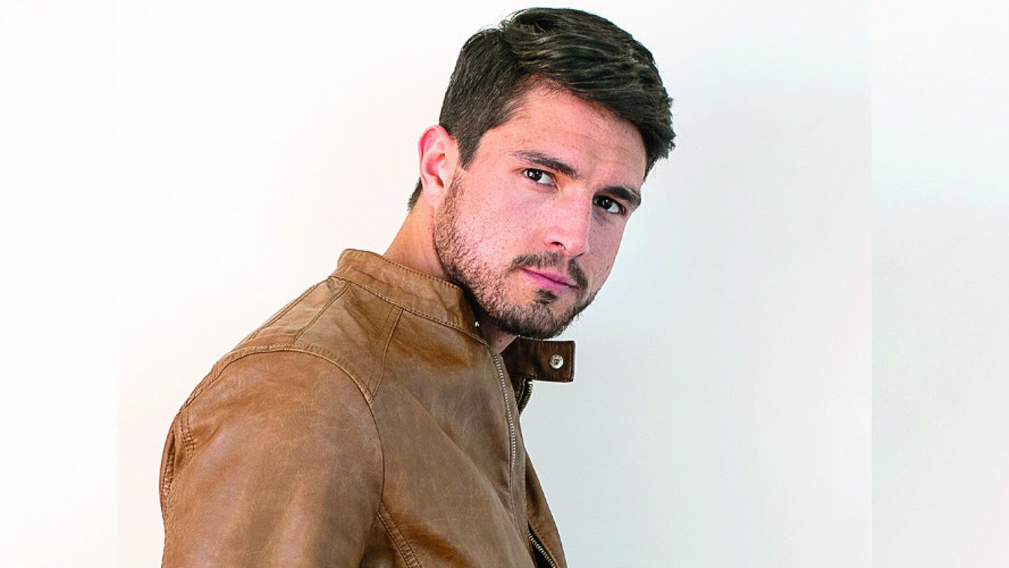 Chris Pazcal coquetea con Hollywood