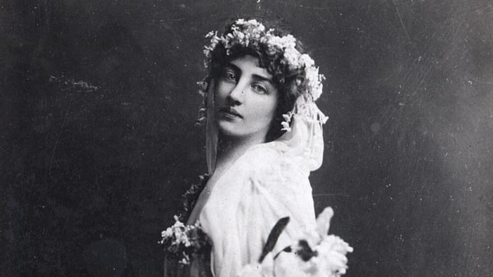 Gladys Deacon, la duquesa que se desfiguró el rostro por un fallido