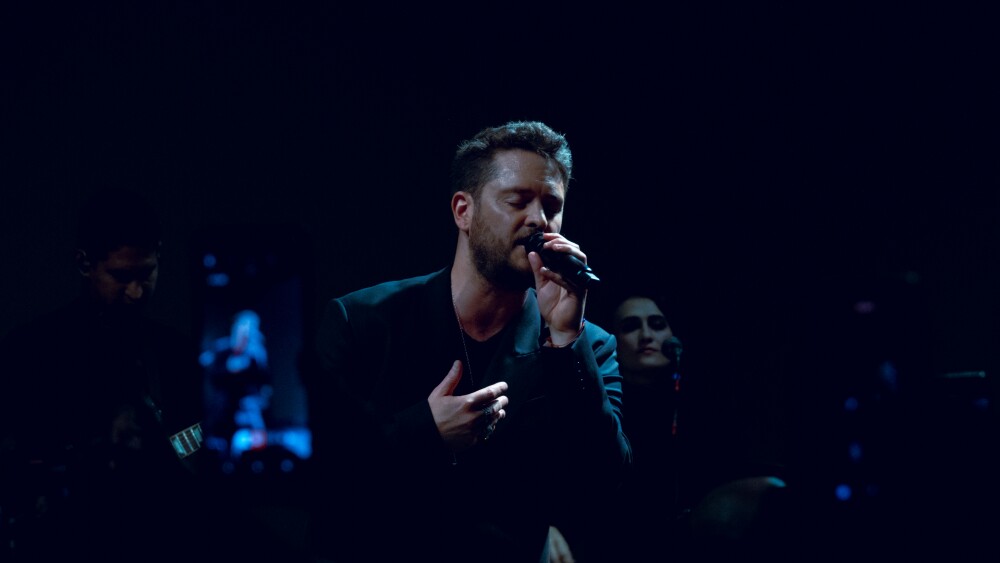 Christopher Uckermann apresenta o álbum Perdido en los Graves (Caras MX)