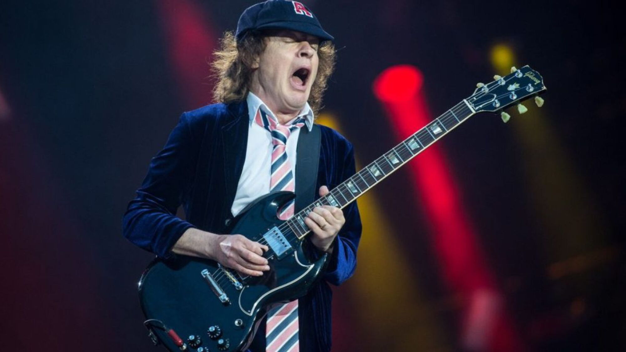 Los mejores riffs de guitarra que hicieron inmortal a AC/DC