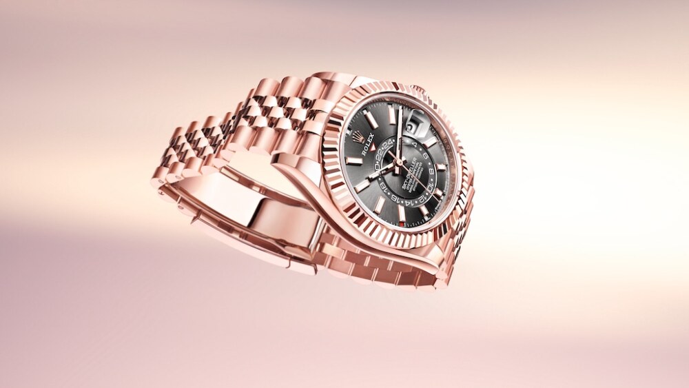 rolex-presenta-las-nuevas-versiones-del-sky-dweller-en-oro-de-18k-3.jpg