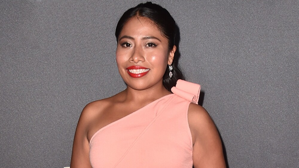 Yalitza Aparicio sorprende como modelo de Victoria's Secret