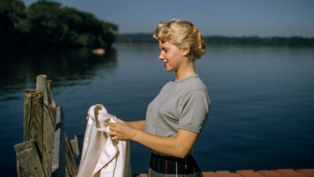 10 perfumes amaderados para mujer que son sofisticados y duran todo el día