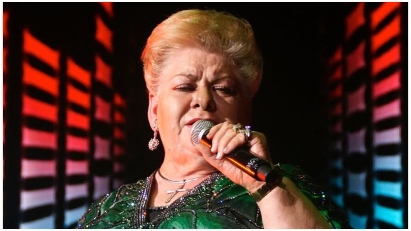 Uno de los hijos de Paquita la del Barrio rompió el silencio: ¿está peleado con sus hermanos por la herencia?