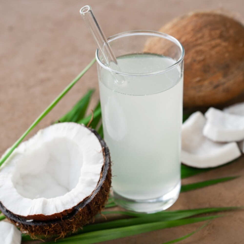 agua-de-coco-detox-receta-facil-rapida.jpg