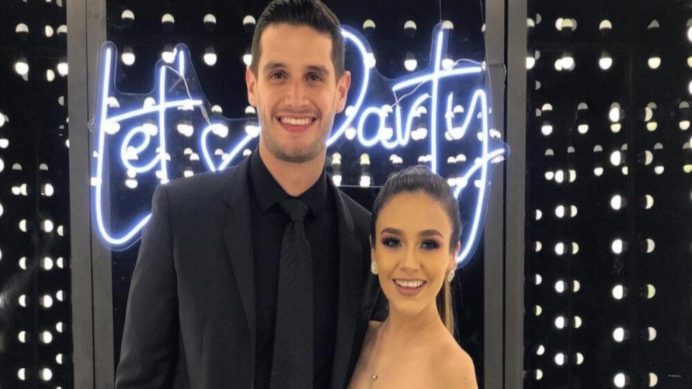 adrian marcelo esposa