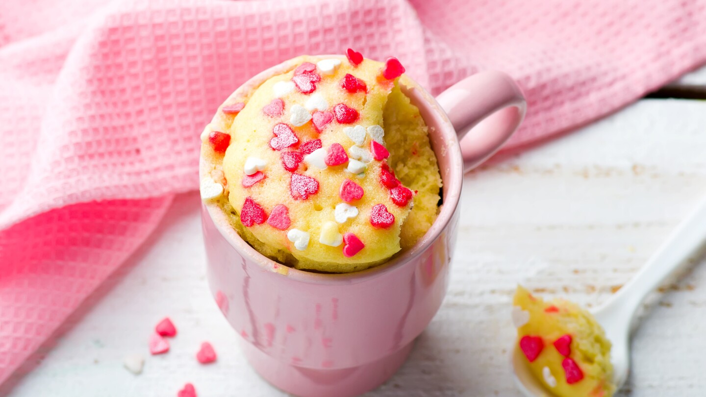 Mug cake prepared in microwave