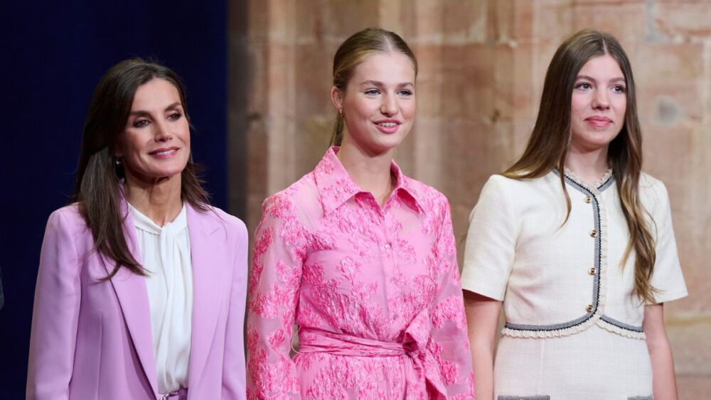 La infanta Sofía con Letizia Ortiz y la princesa Leonor