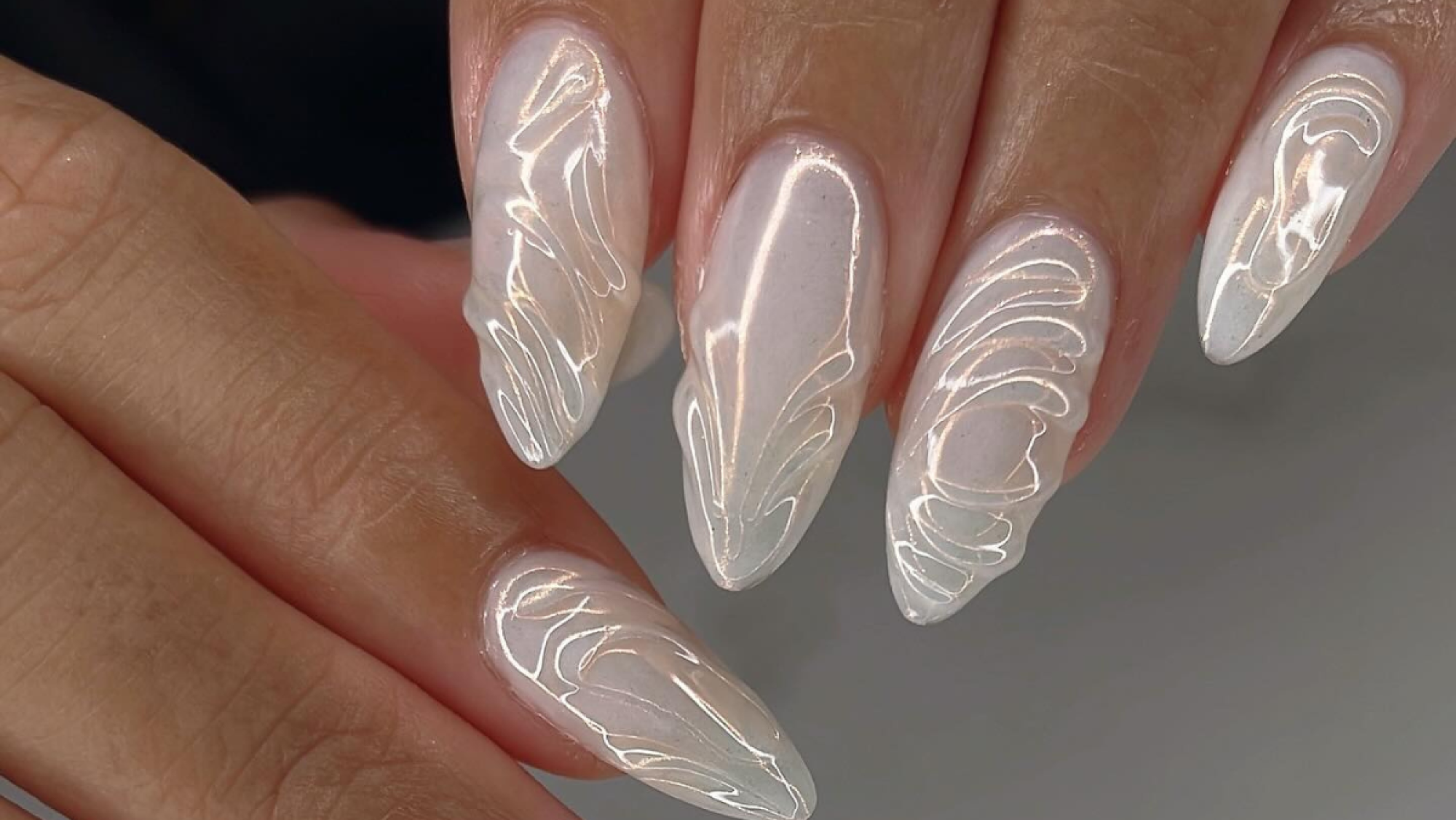 Uñas con relieve: la tendencia de otoño que estiliza y aporta ...