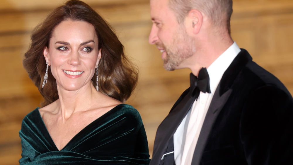 Kate R. Luce Matching outfits: Kate Middleton luce el vestido de terciopelo más ...