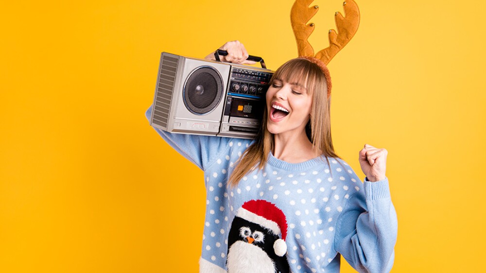 Playlist: 19 canciones navideñas modernas para sentirnos alegres (que no son 'Blanca Navidad')
