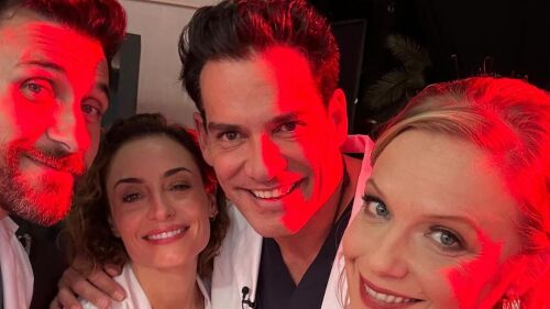 Cristian de la Fuente con el elenco de Dra. Lucía, un don extraordinario.jpg