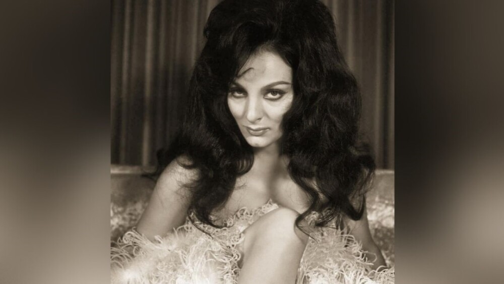 SASHA MONTENEGRO JOVEN3