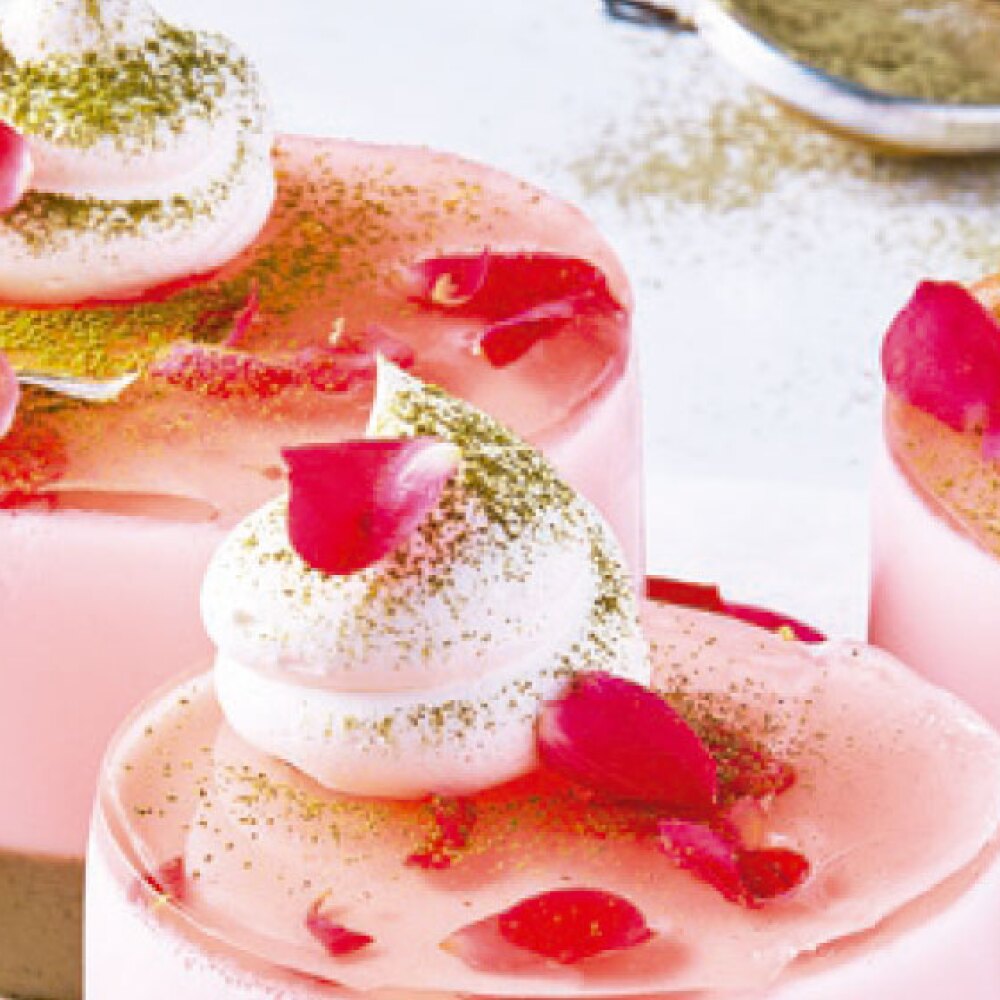 gelatina de rosas con matcha