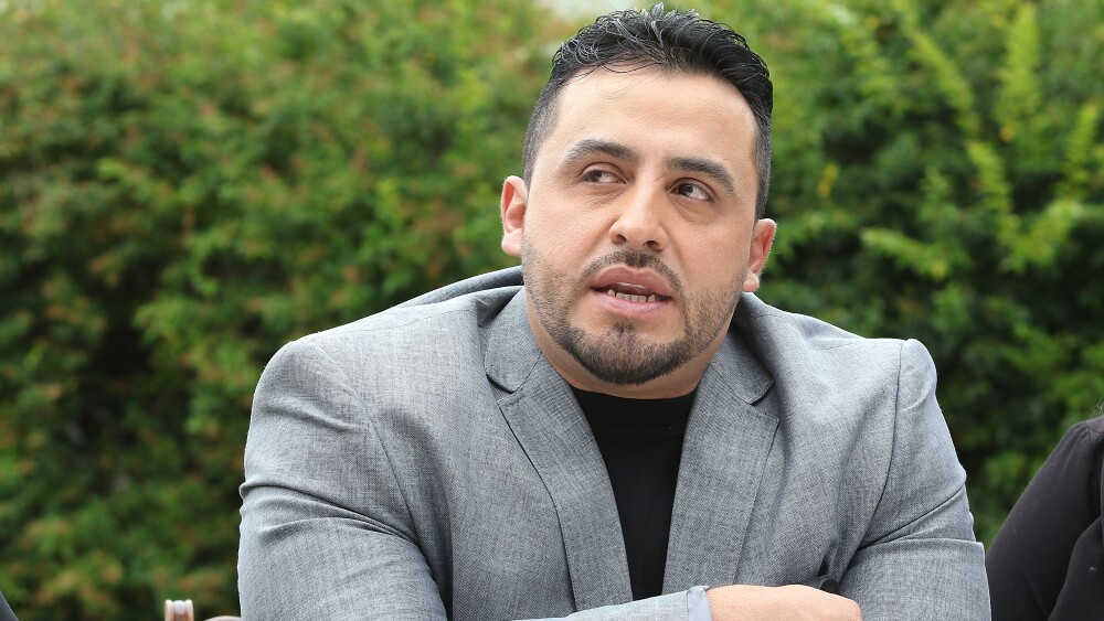 Juan Rivera, hermano de Jenni Rivera.