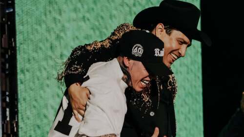 CAIDA DE JULION ALVAREZ Y SANTA FE KLAN.jpg