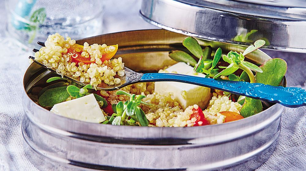 Ensalada de quinoa con tofu y verdolagas