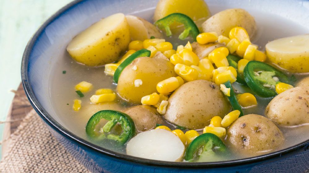 Sopa de papa, jalapeño y elote dulce