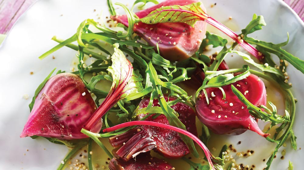 Ensalada de betabel con arúgula y queso de cabra