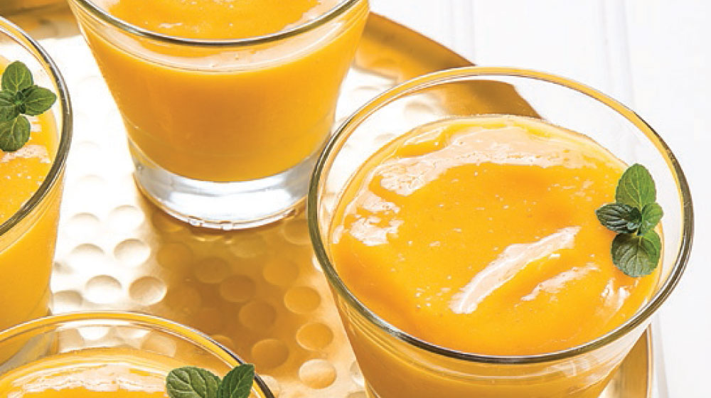 Prepara un delicioso frappé de mango y menta