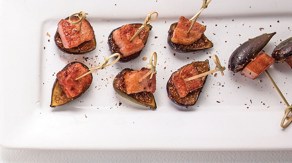 Bocadillo navideño de higo con tocino