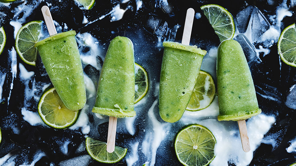Paletas de jugo verde